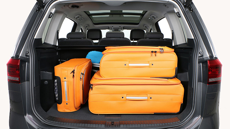 Удобство и сервис во время трансфера к границе Комфортабельный салон такси для поездки из Староказачье в аэропорт Кишинева