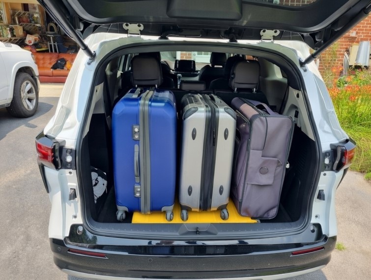 Комфортный минивен для трансфера Кишинёв - Николаев Такси на пути из Кишинёва в Николаев с кондиционером и просторным багажным отсеом